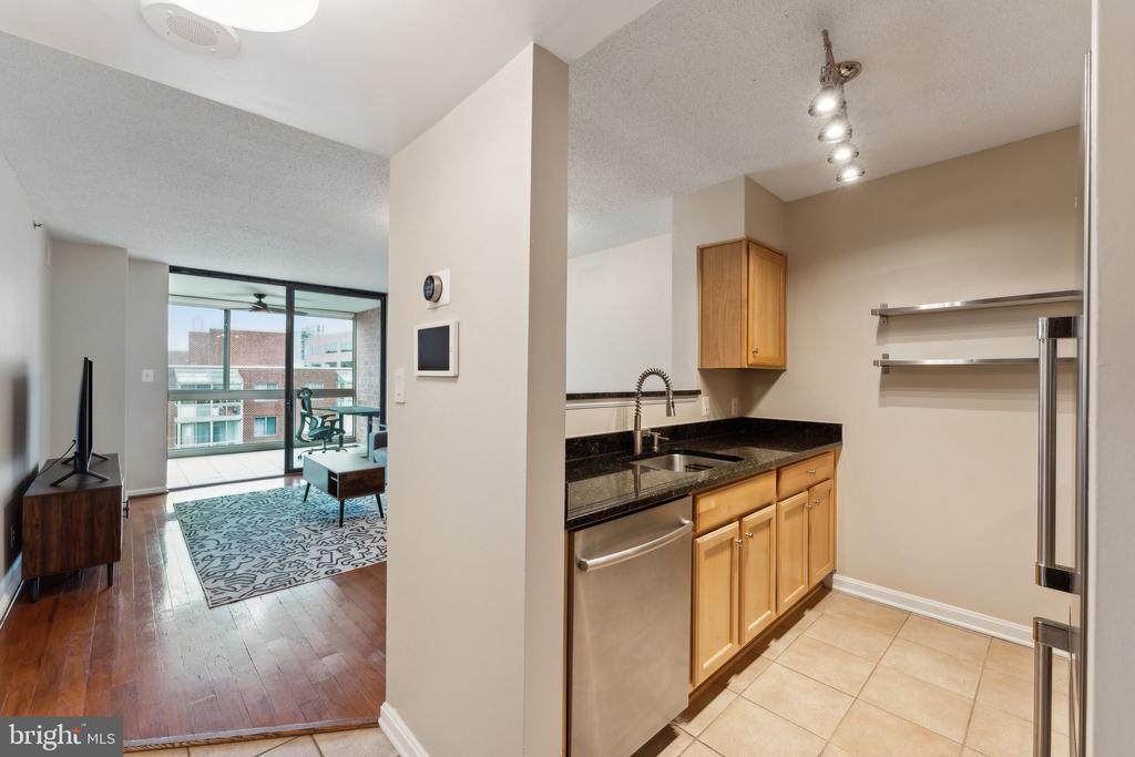1024 N UTAH STREET 818