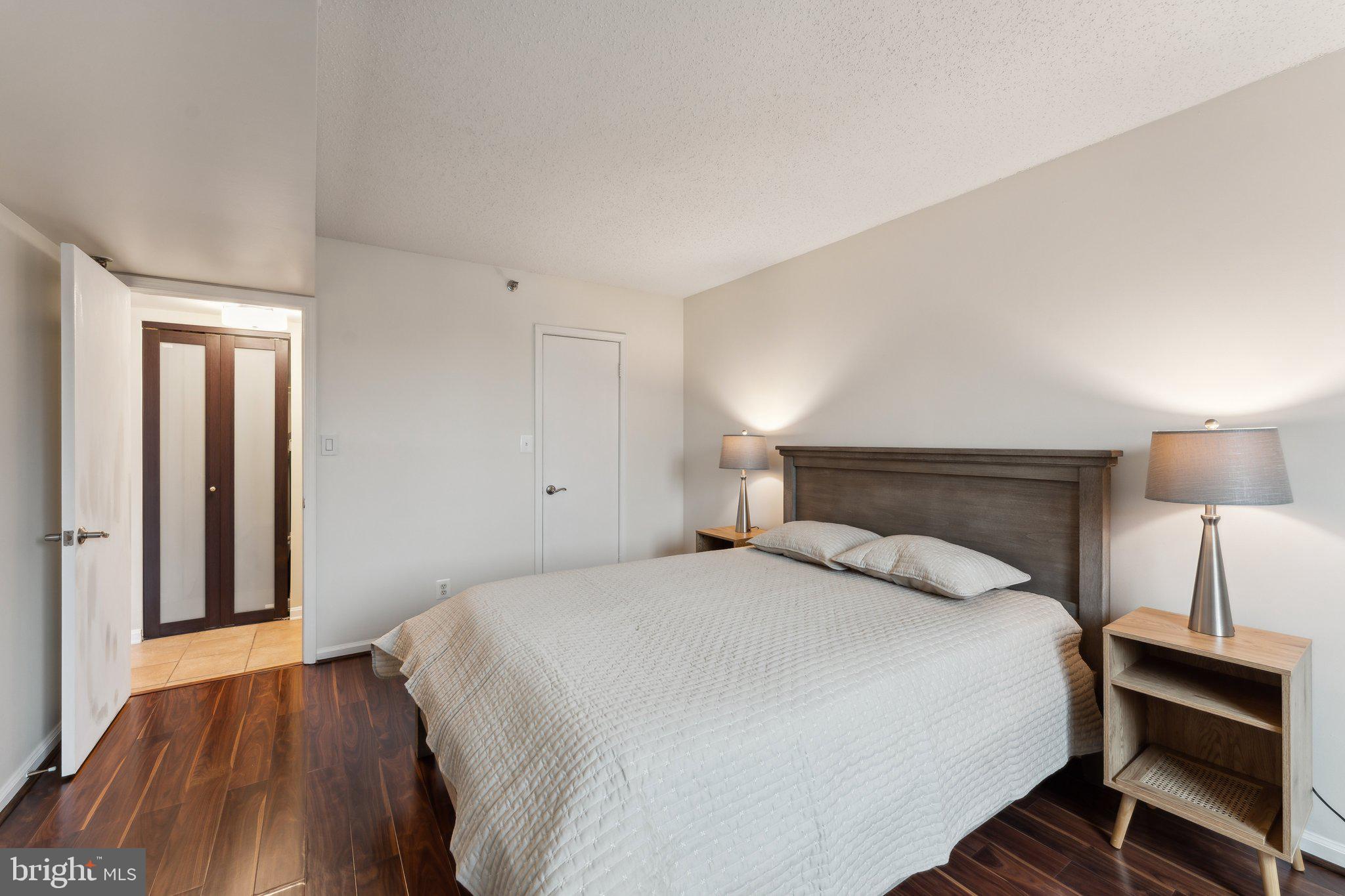 1024 N UTAH STREET 818