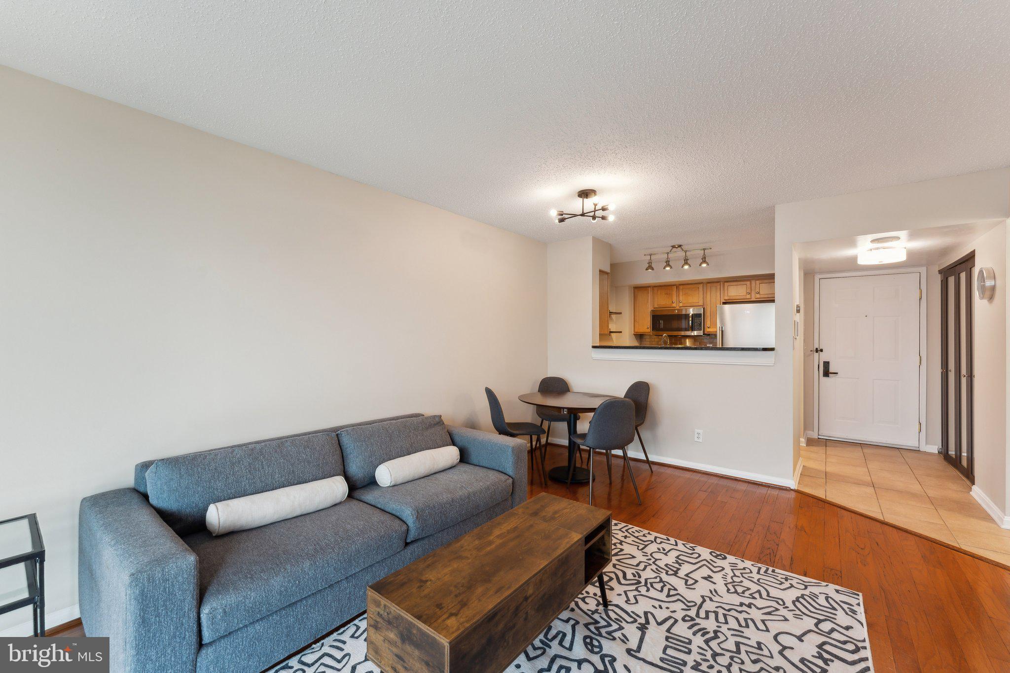 1024 N UTAH STREET 818