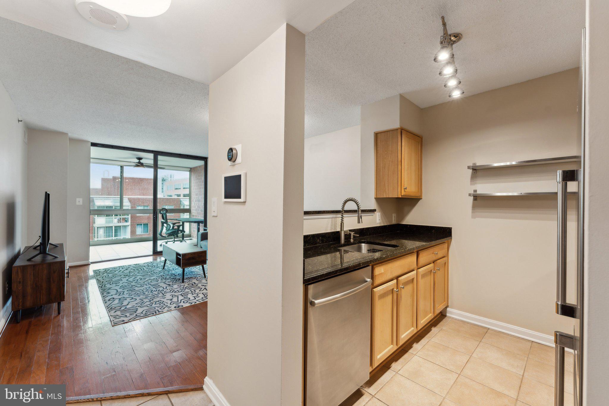 1024 N UTAH STREET 818