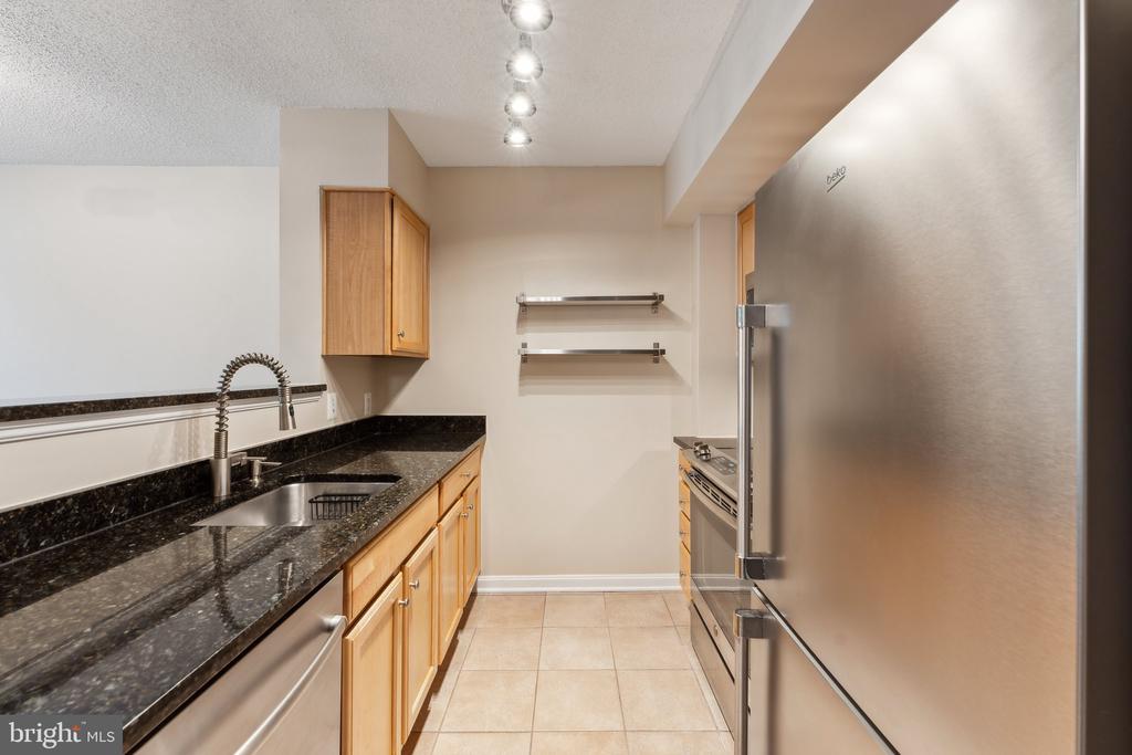1024 N UTAH STREET 818