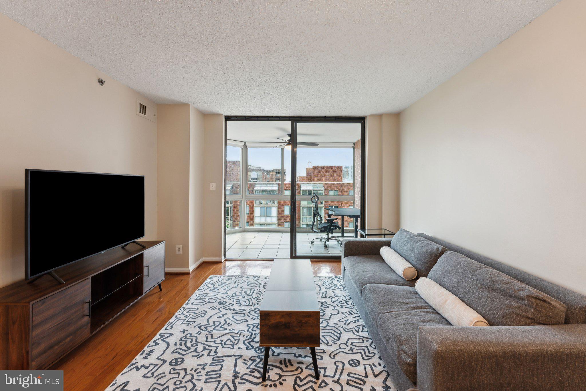 1024 N UTAH STREET 818