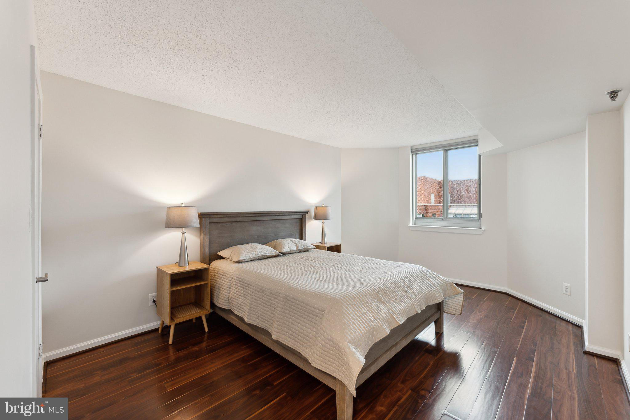 1024 N UTAH STREET 818