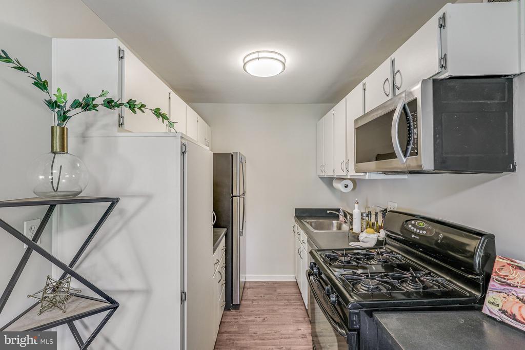 1200 S ARLINGTON RIDGE ROAD 305