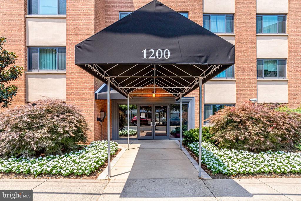 1200 S ARLINGTON RIDGE ROAD 305