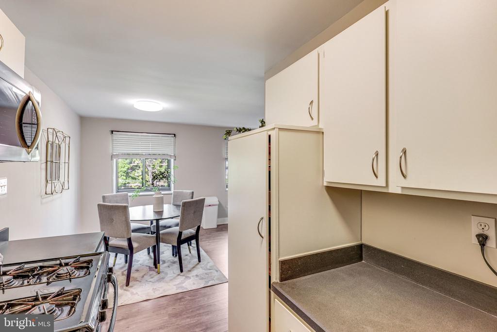 1200 S ARLINGTON RIDGE ROAD 305