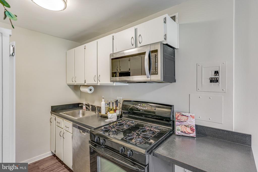 1200 S ARLINGTON RIDGE ROAD 305