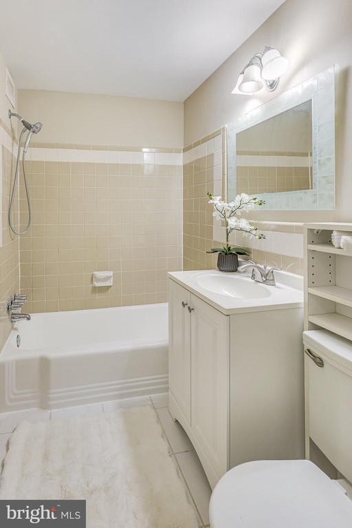 1200 S ARLINGTON RIDGE ROAD 305
