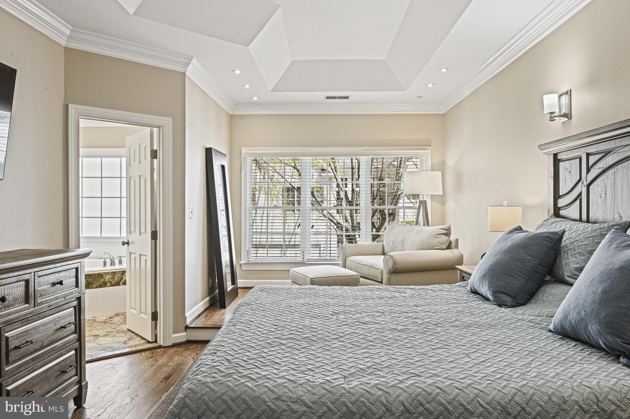 3837 FARRCROFT GREEN