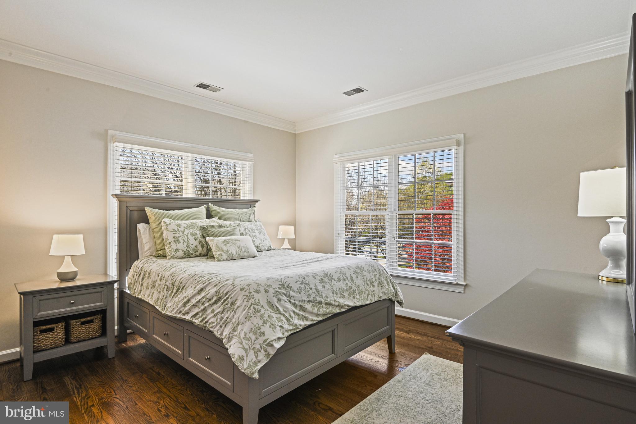 3837 FARRCROFT GREEN