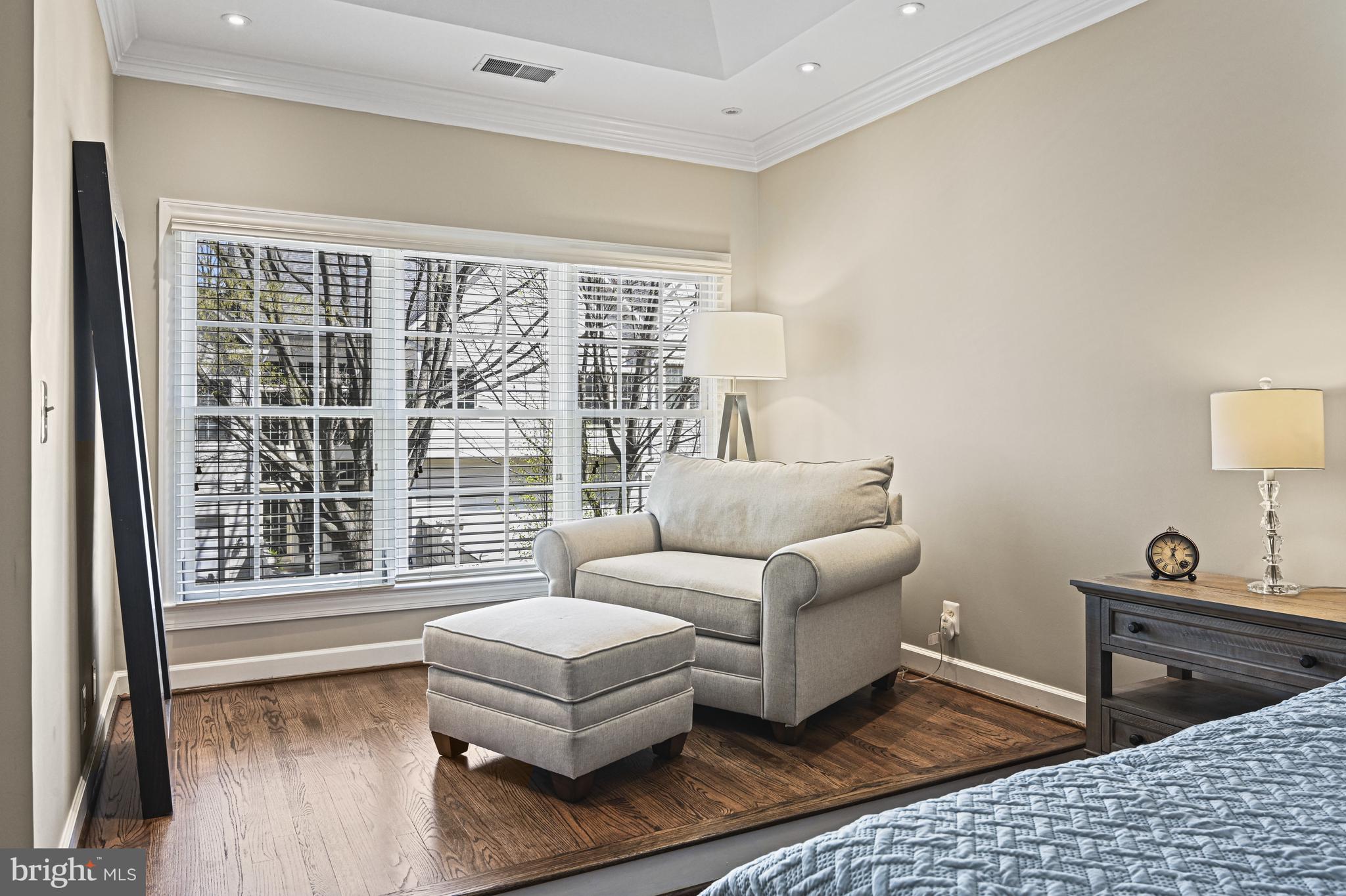 3837 FARRCROFT GREEN