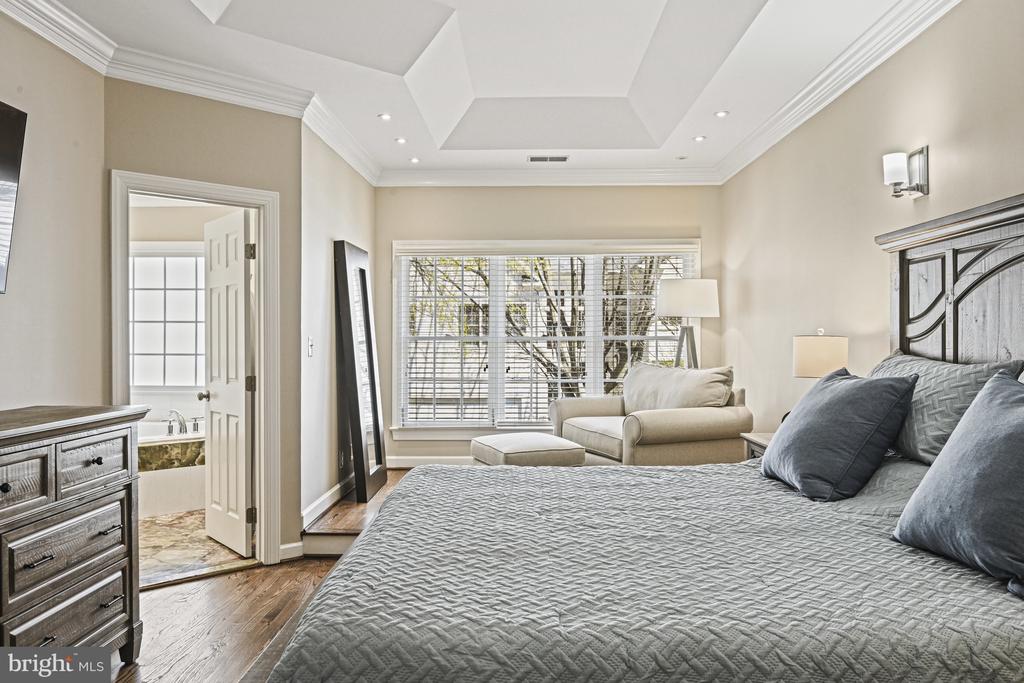3837 FARRCROFT GREEN