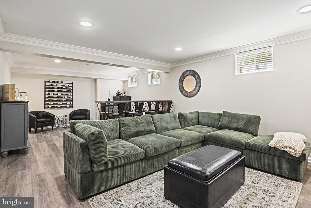 3837 FARRCROFT GREEN