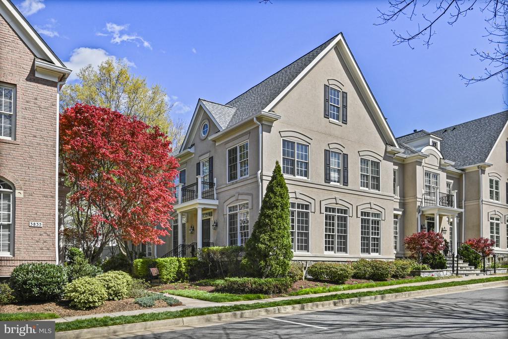 3837 FARRCROFT GREEN