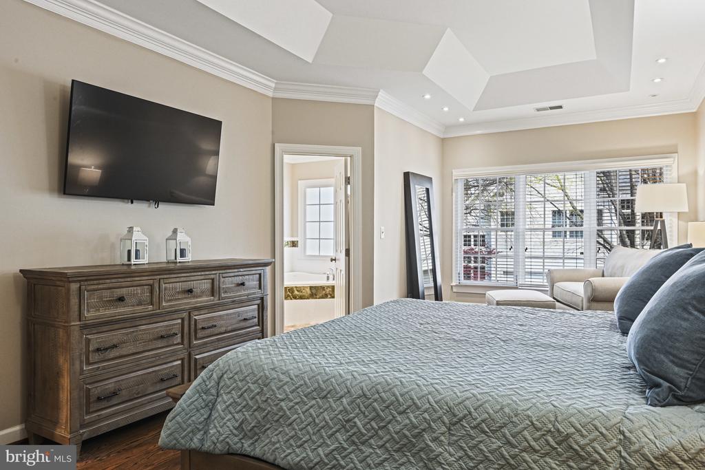 3837 FARRCROFT GREEN