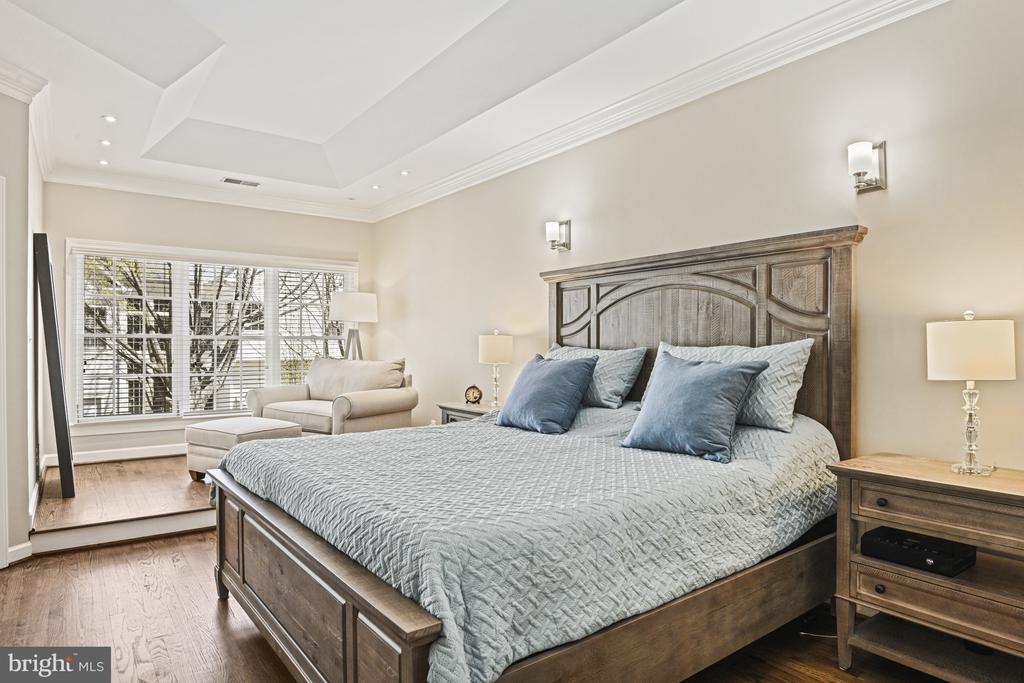 3837 FARRCROFT GREEN