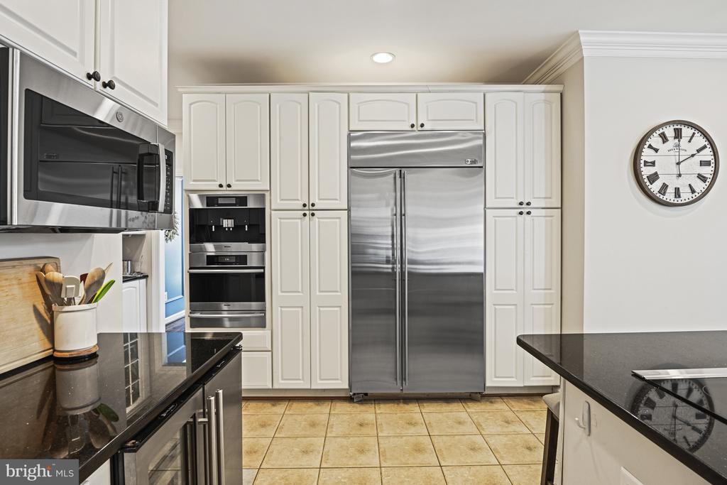 3837 FARRCROFT GREEN