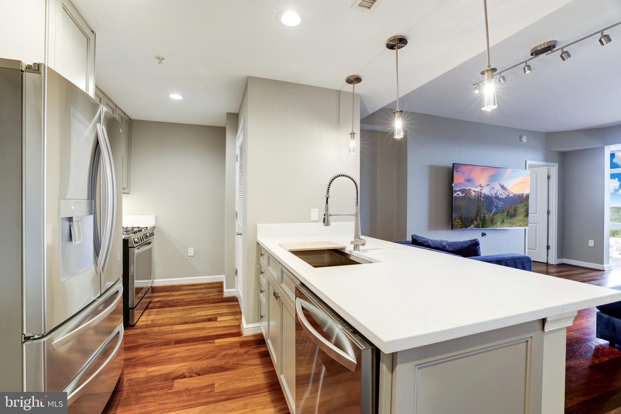 11990 MARKET STREET 914