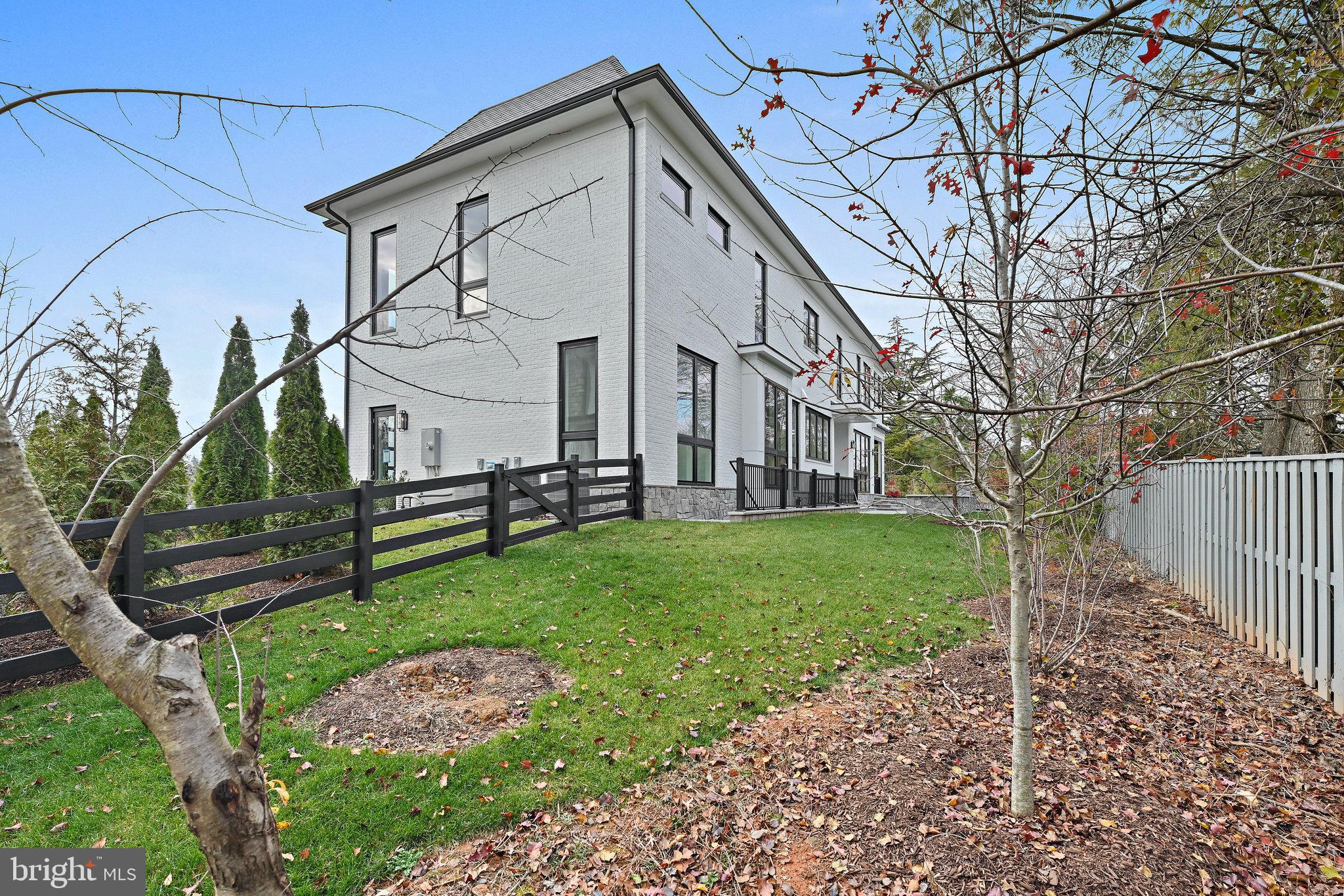 6505 HALLS FARM LANE