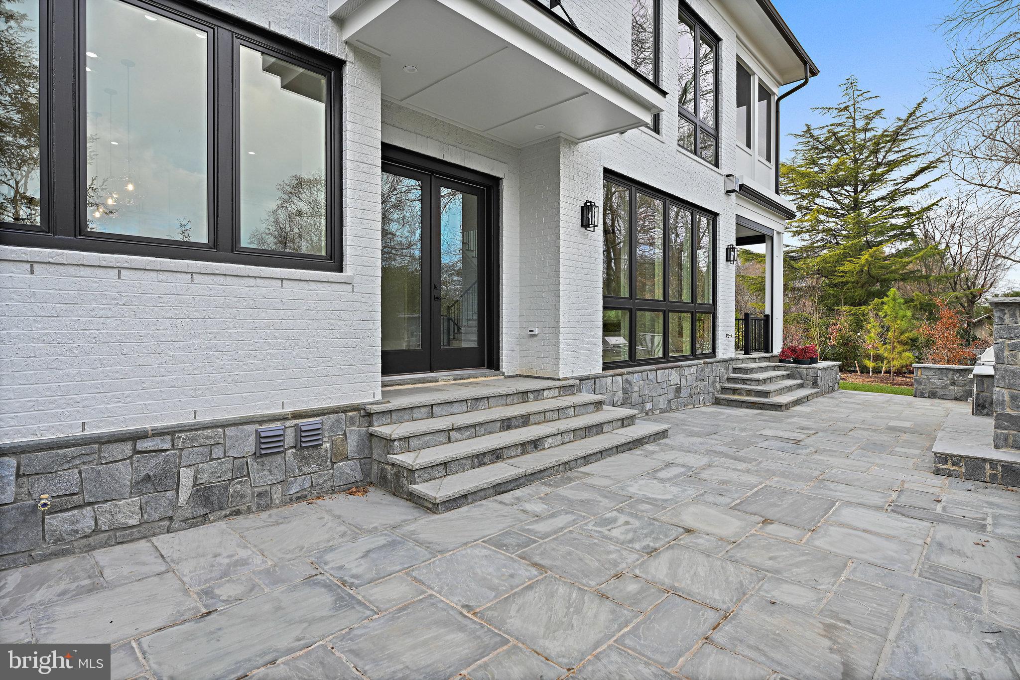 6505 HALLS FARM LANE