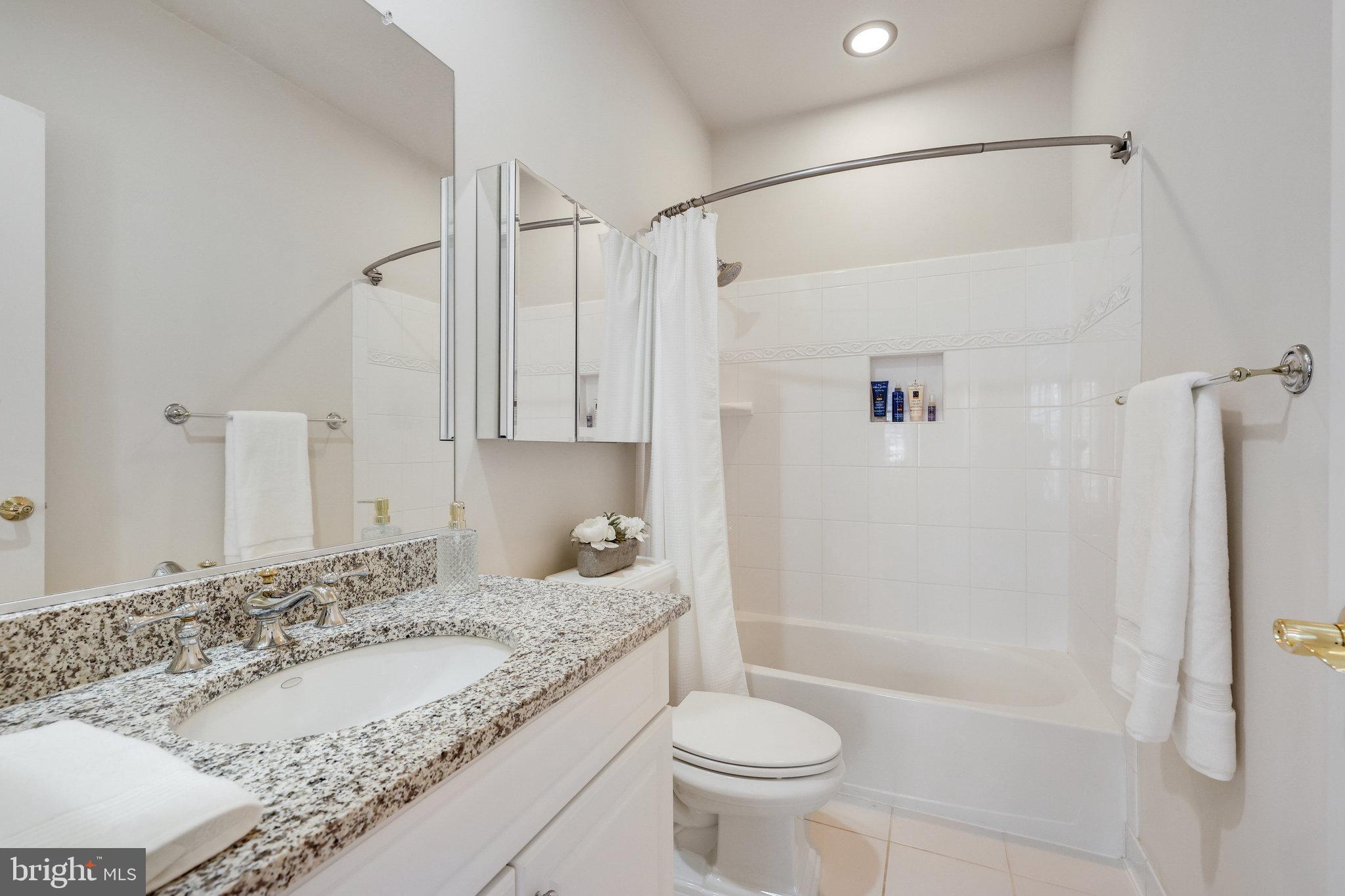 7205 FARM MEADOW COURT