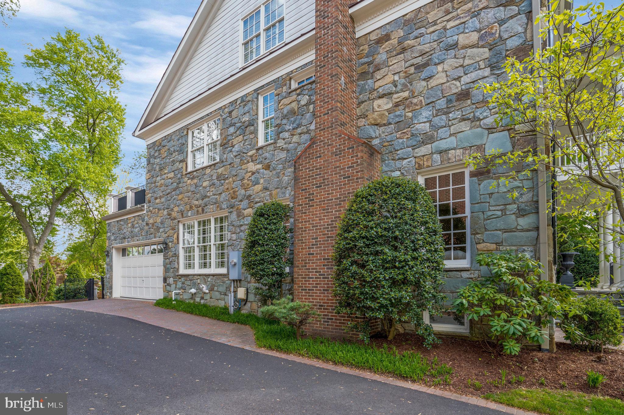 7205 FARM MEADOW COURT