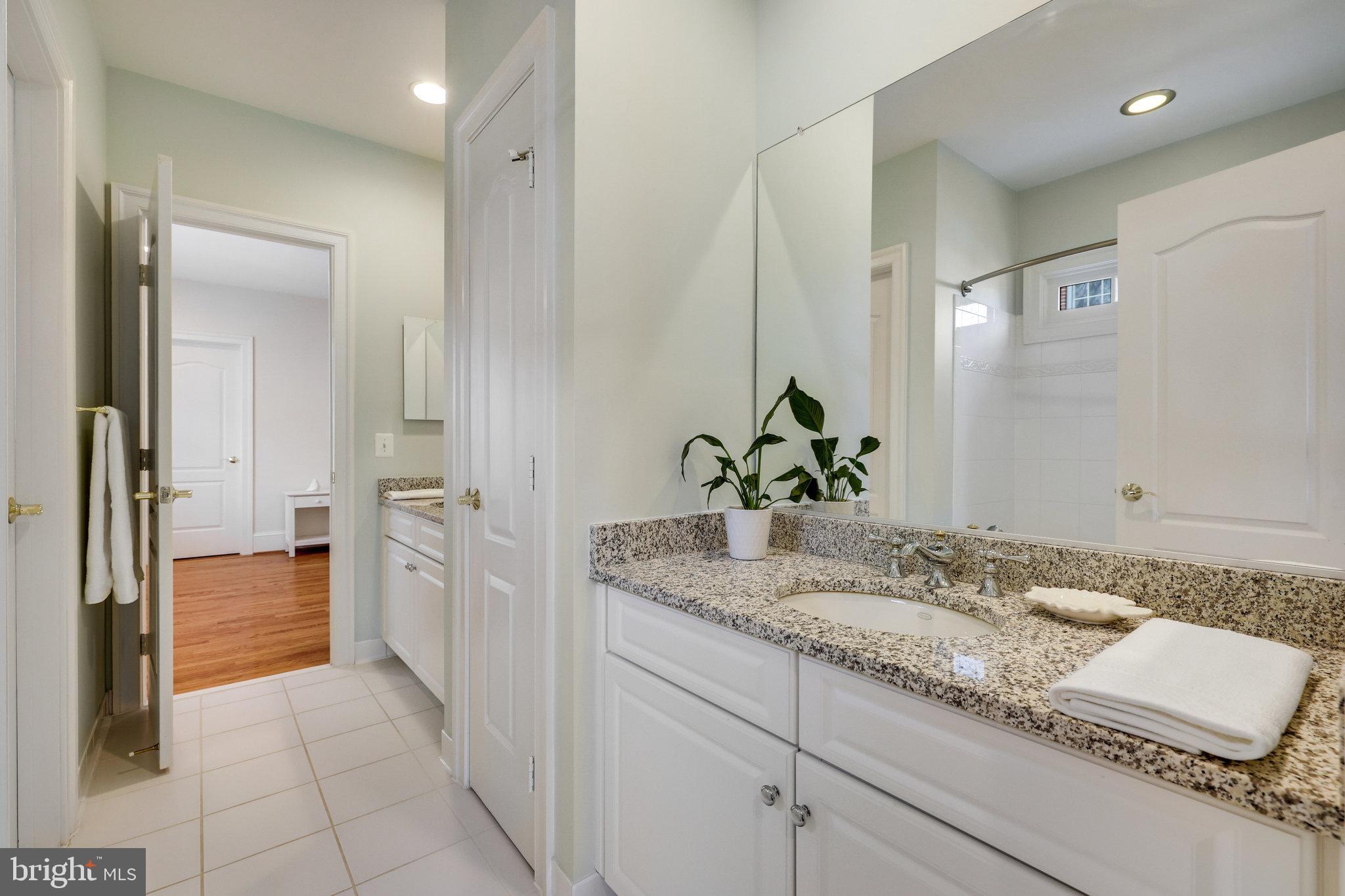 7205 FARM MEADOW COURT