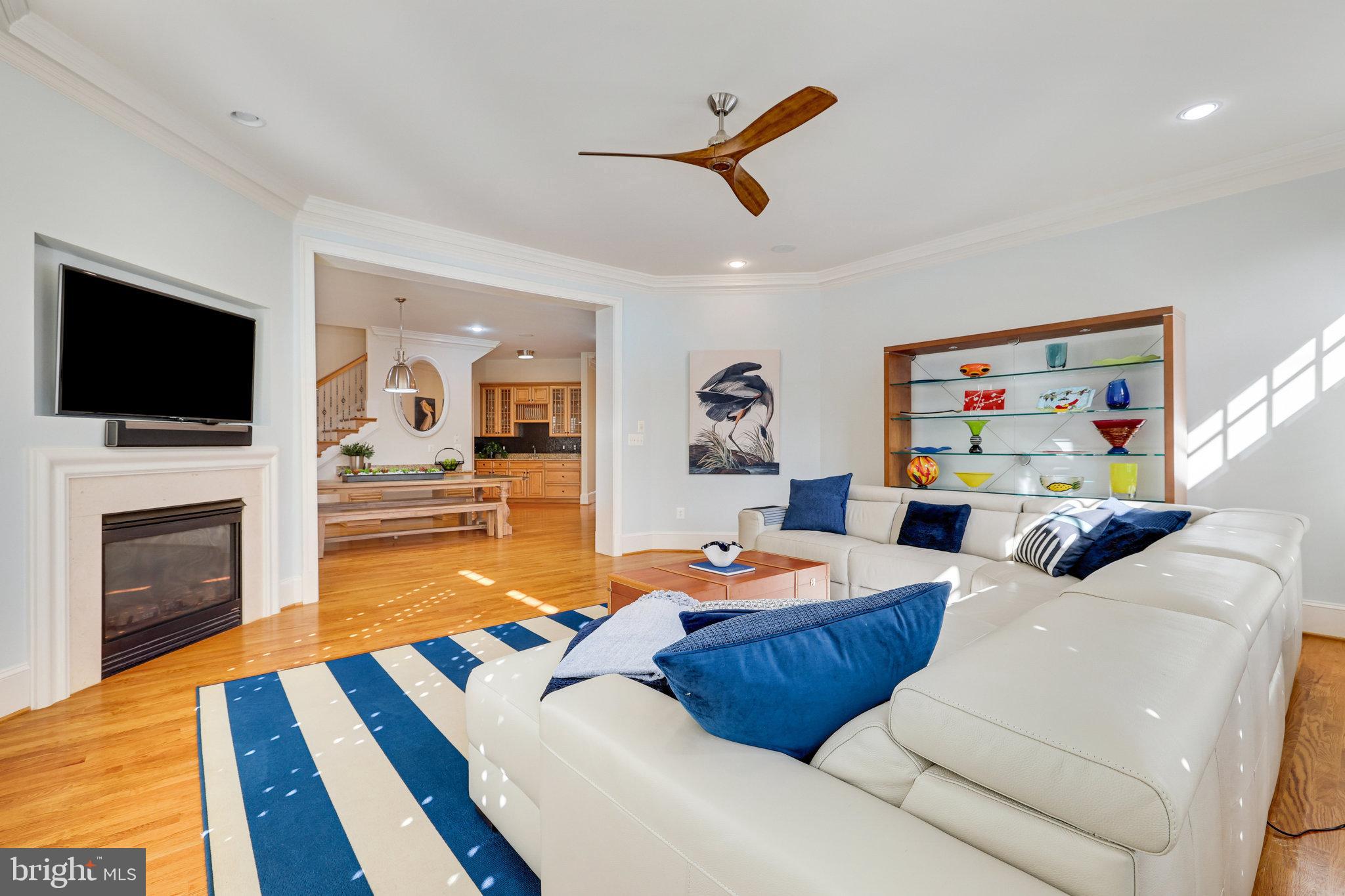 7205 FARM MEADOW COURT