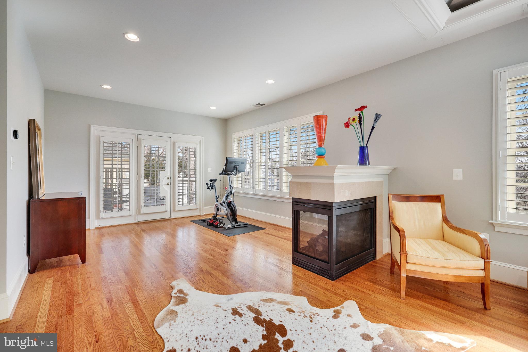 7205 FARM MEADOW COURT