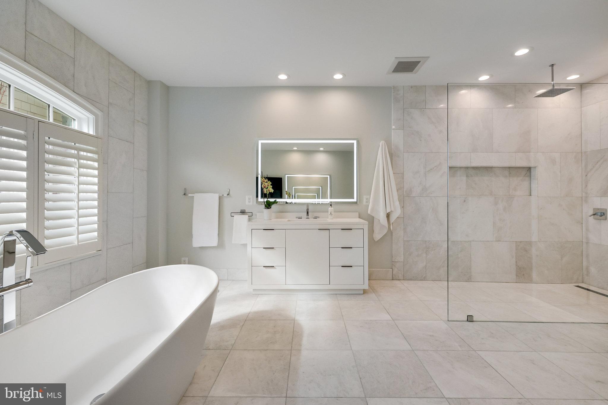 7205 FARM MEADOW COURT