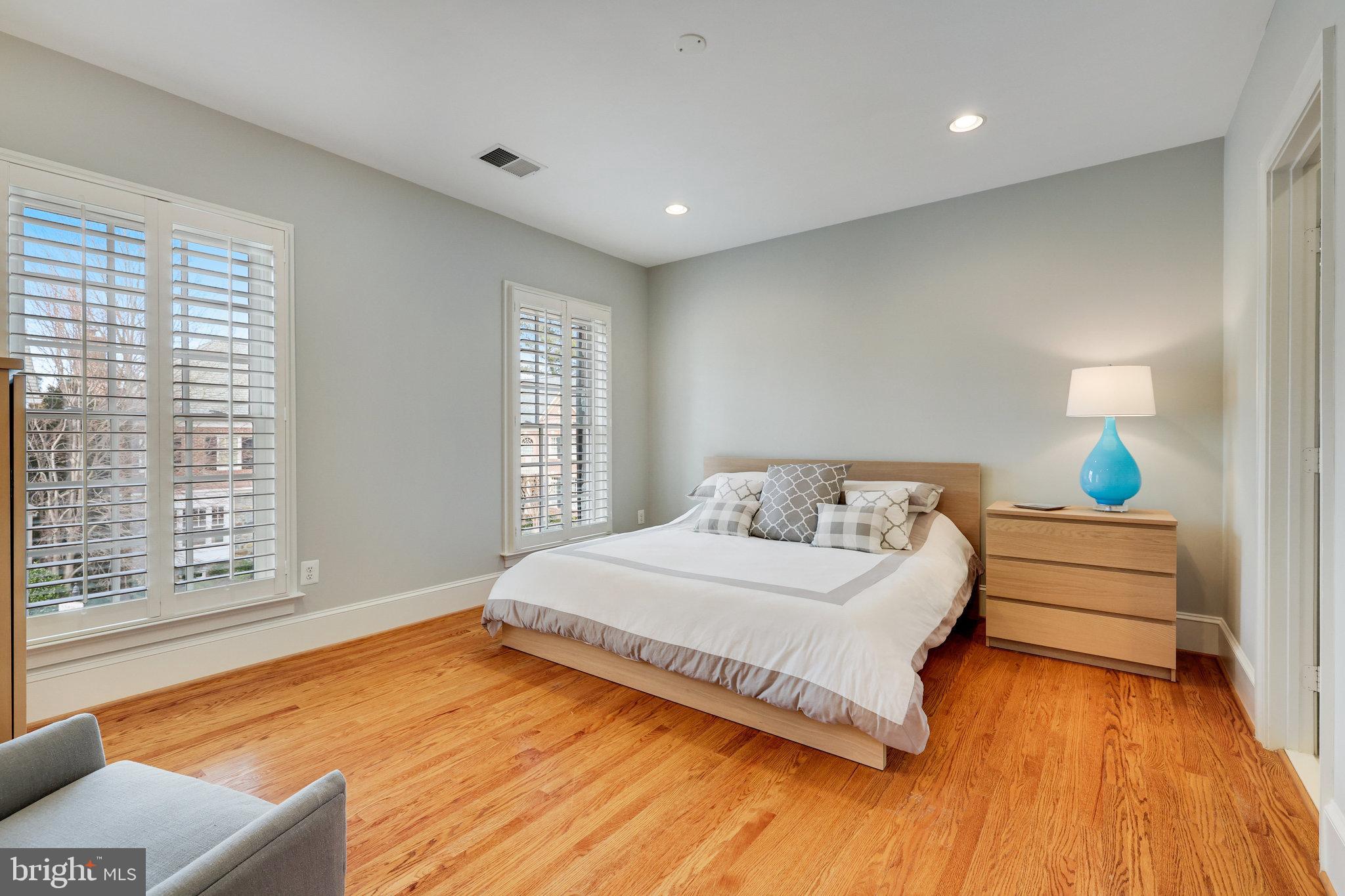 7205 FARM MEADOW COURT