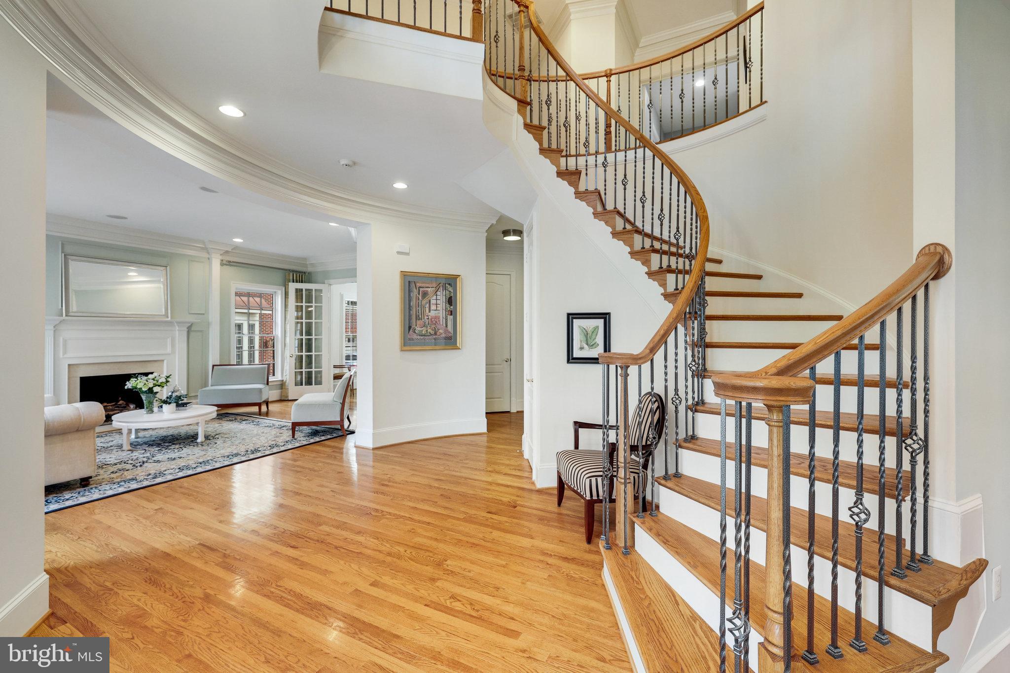 7205 FARM MEADOW COURT