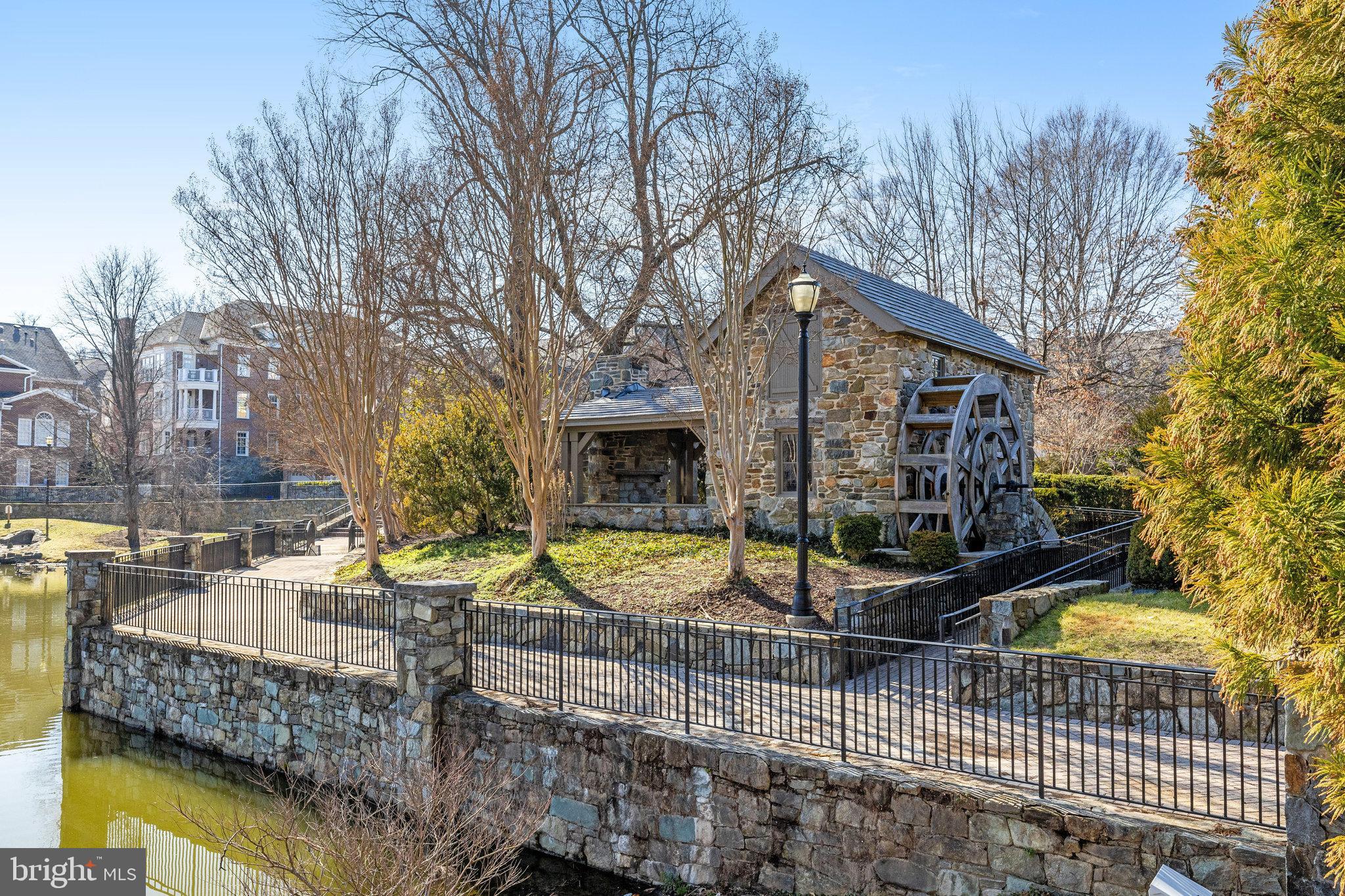 7205 FARM MEADOW COURT