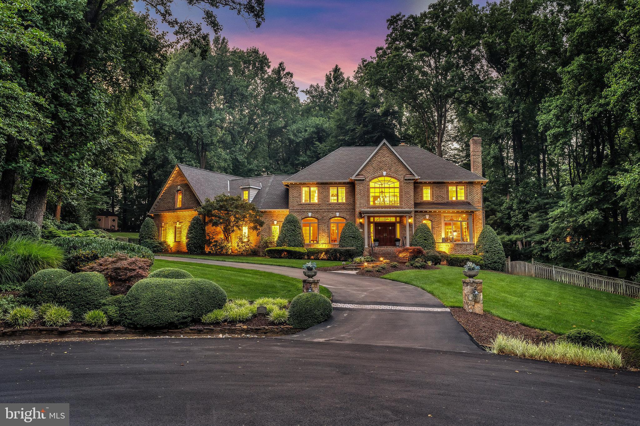 500 SENECA KNOLL COURT