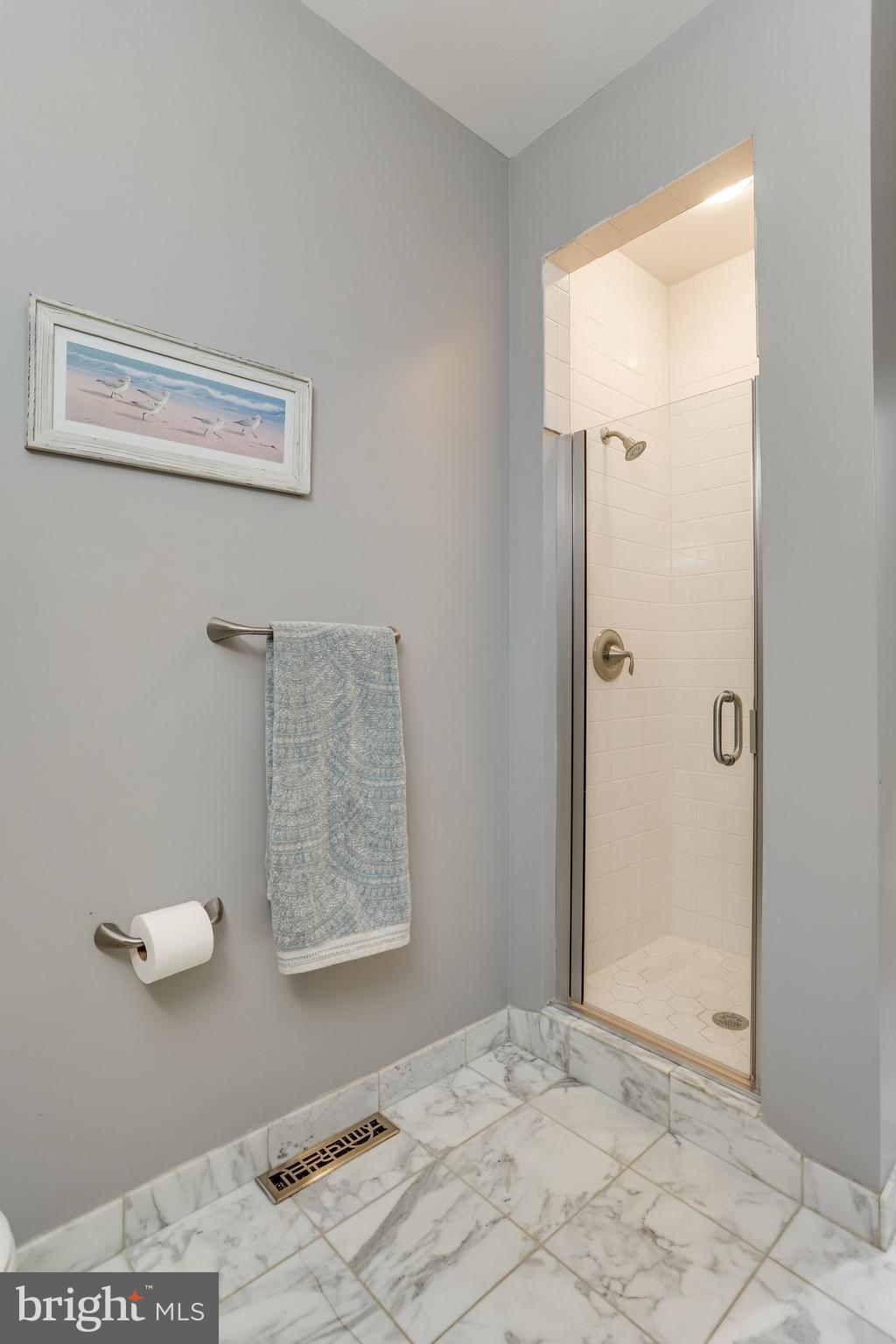 902 FALLS BRIDGE LANE