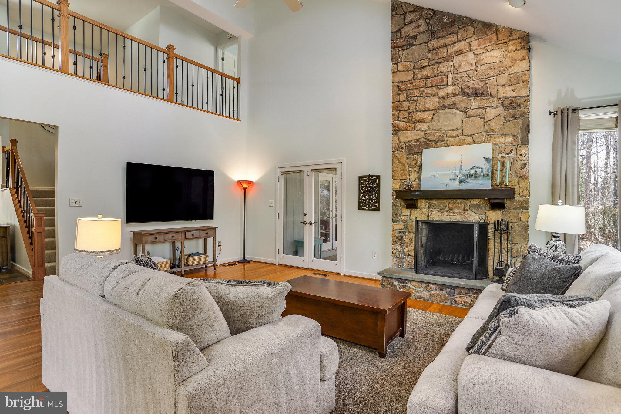 902 FALLS BRIDGE LANE