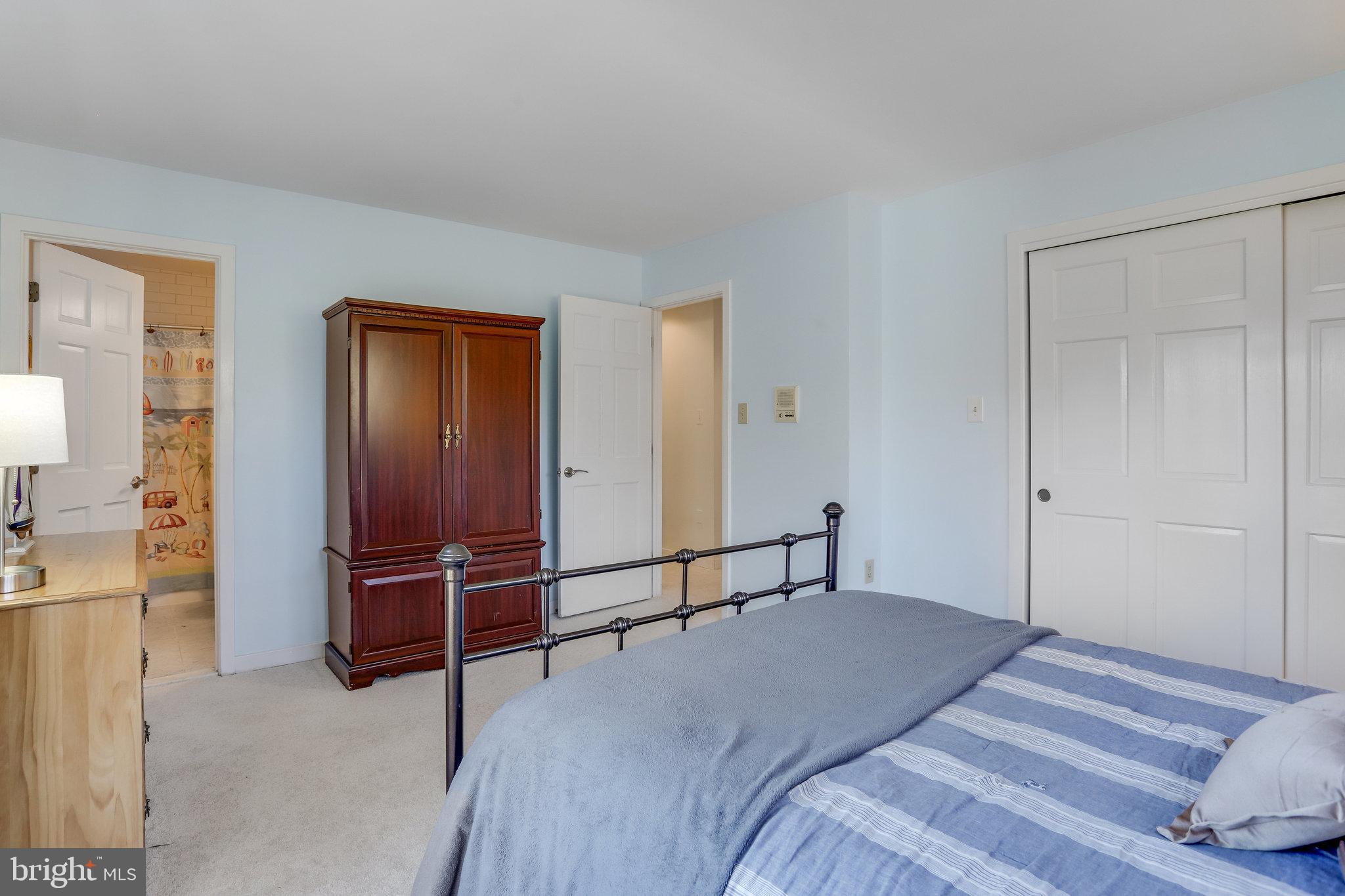 902 FALLS BRIDGE LANE