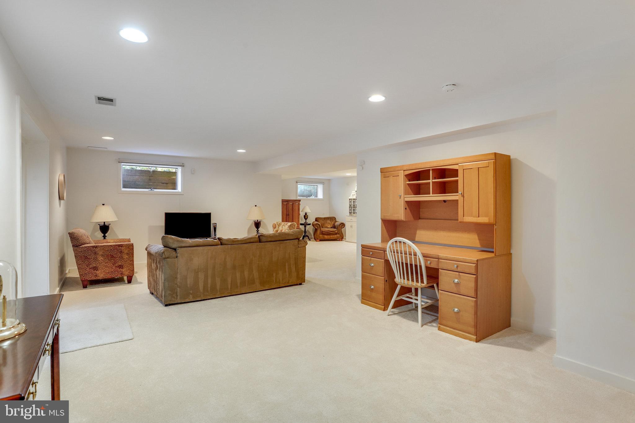 902 FALLS BRIDGE LANE