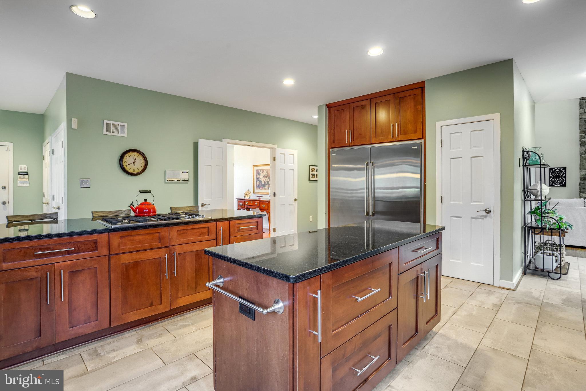 902 FALLS BRIDGE LANE