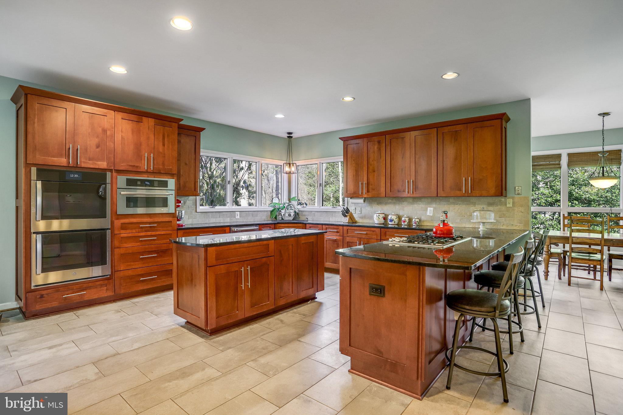 902 FALLS BRIDGE LANE