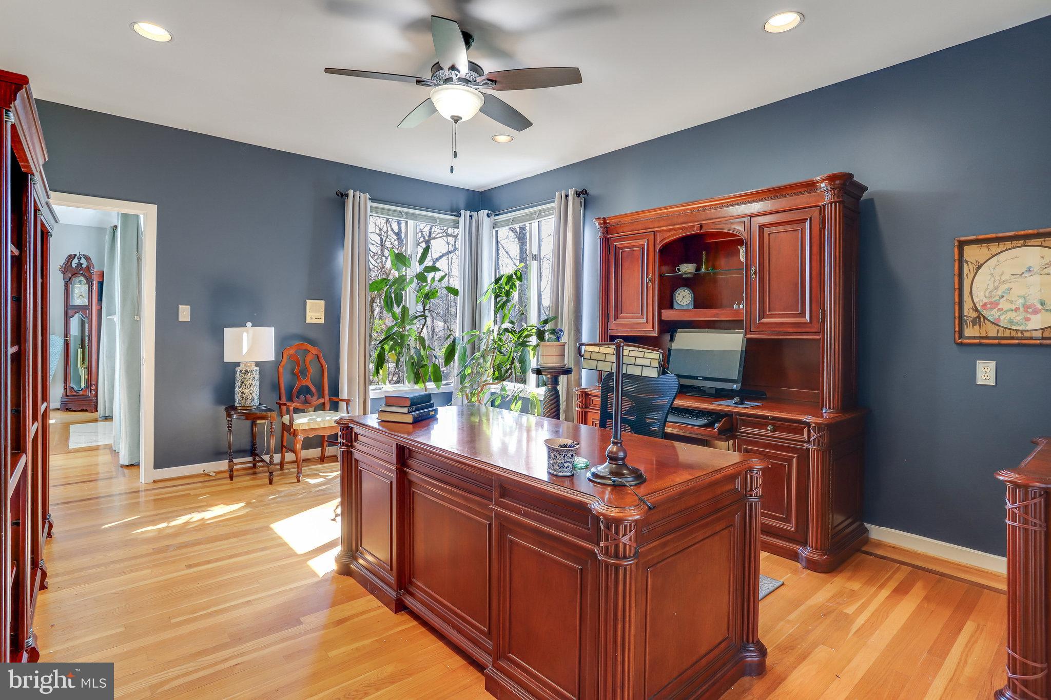 902 FALLS BRIDGE LANE