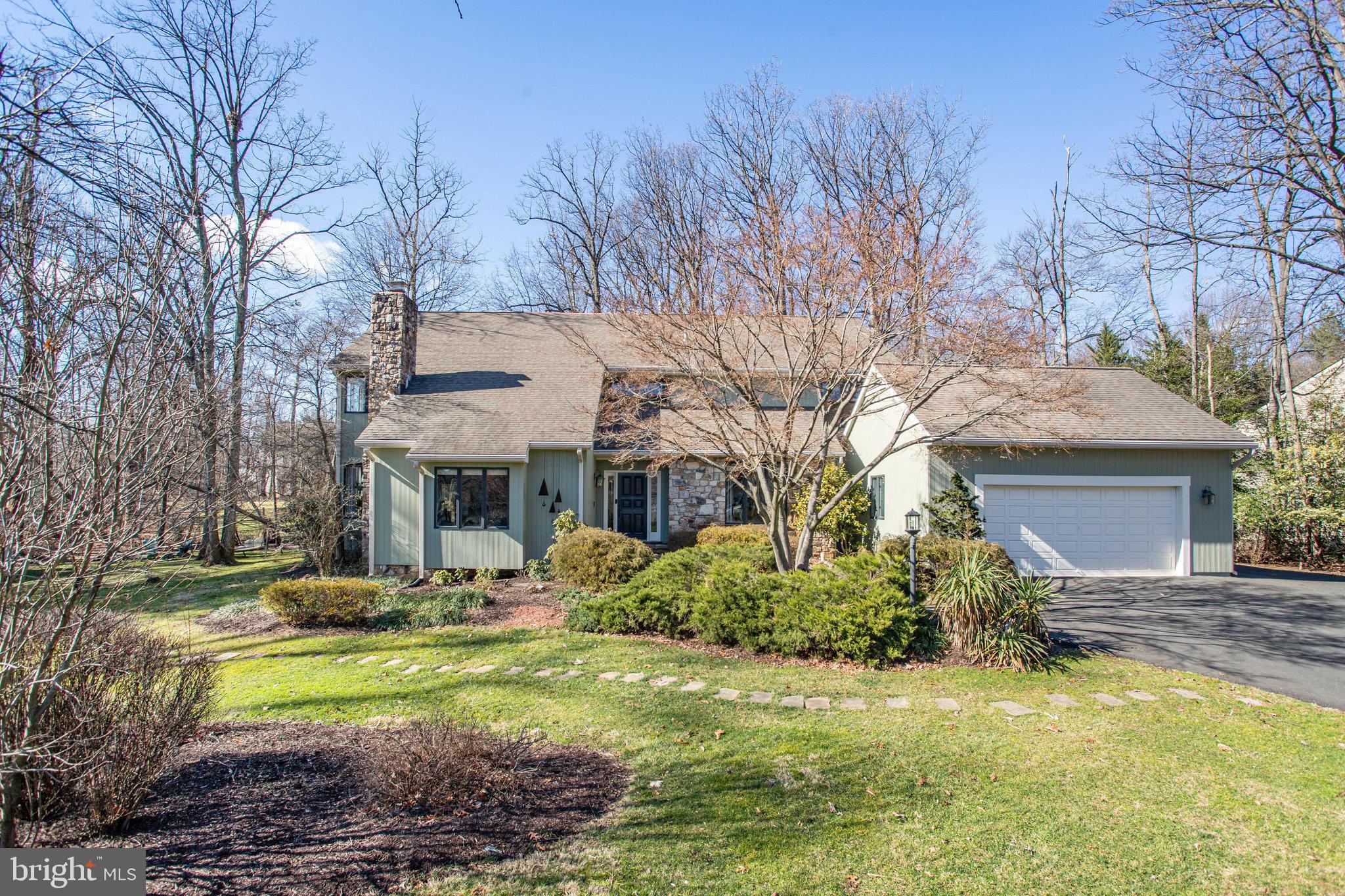 902 FALLS BRIDGE LANE