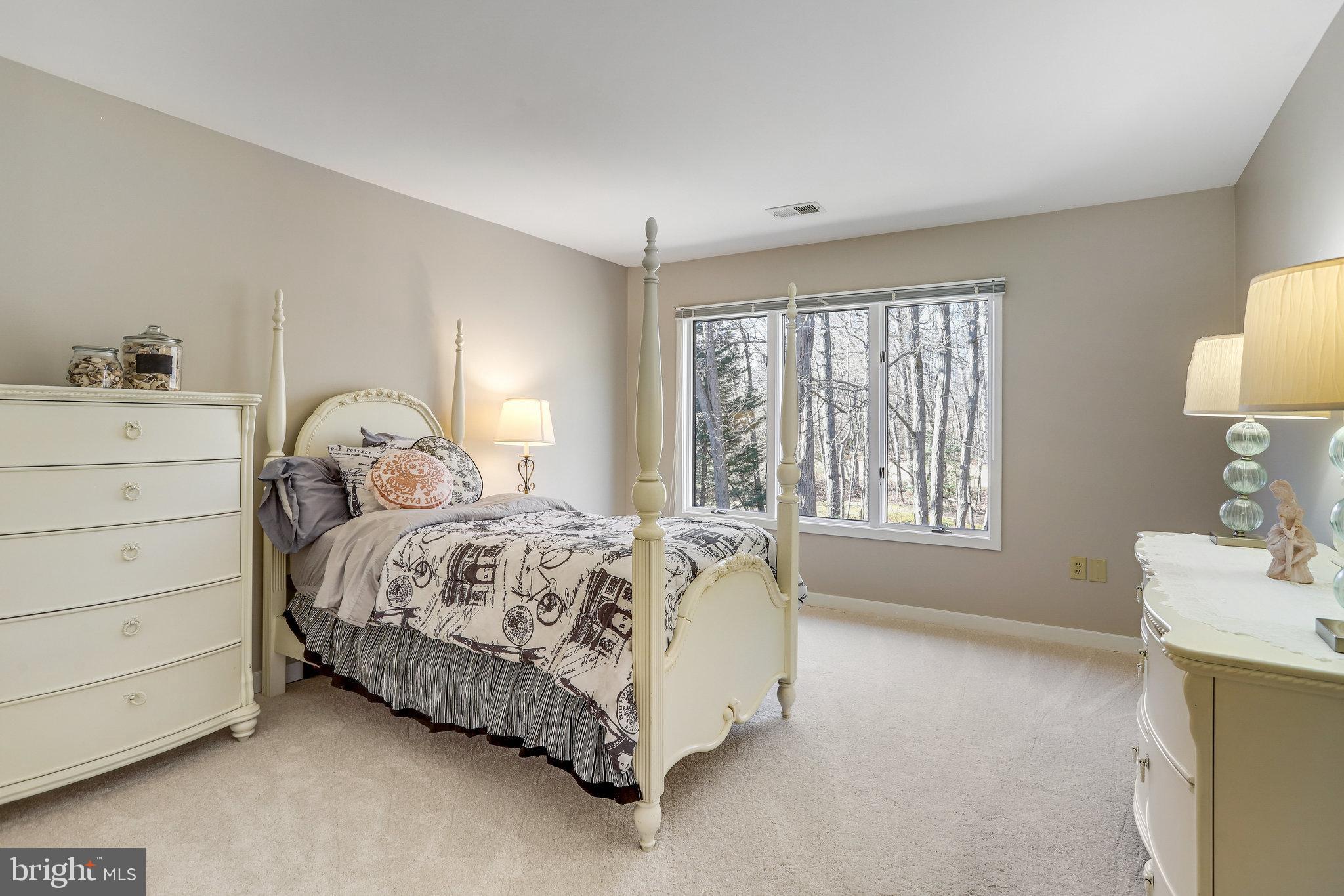 902 FALLS BRIDGE LANE