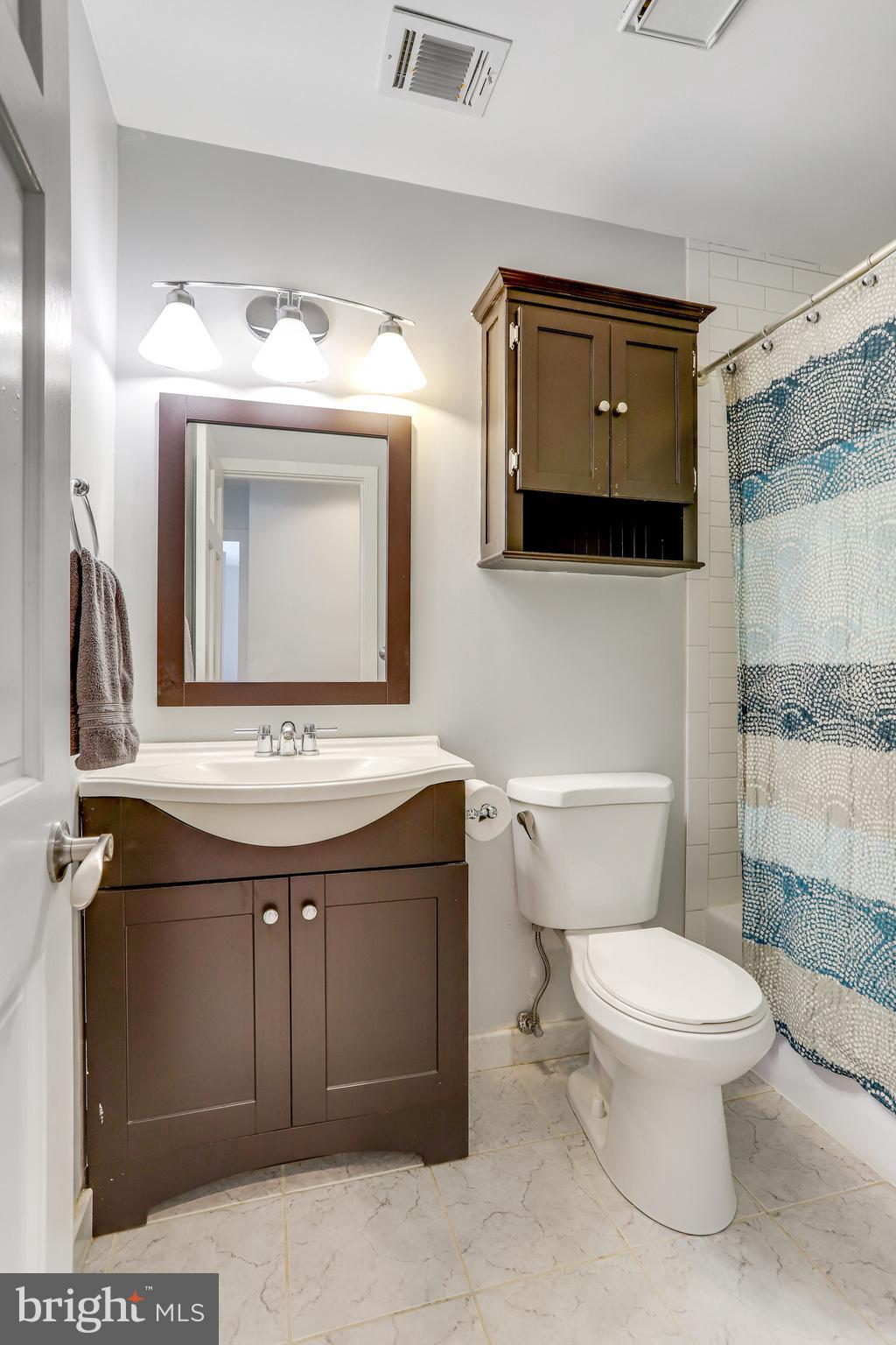 902 FALLS BRIDGE LANE