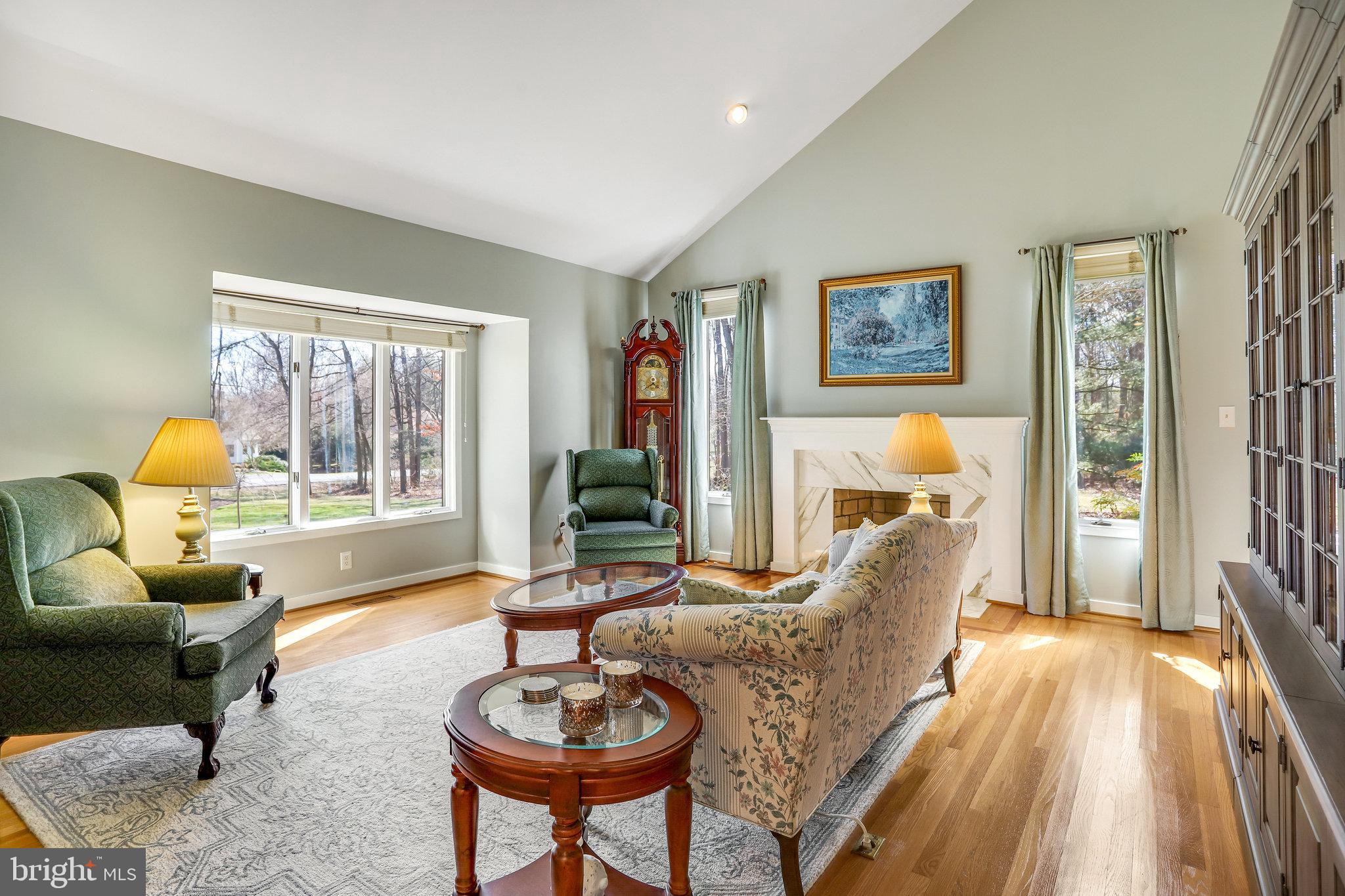 902 FALLS BRIDGE LANE