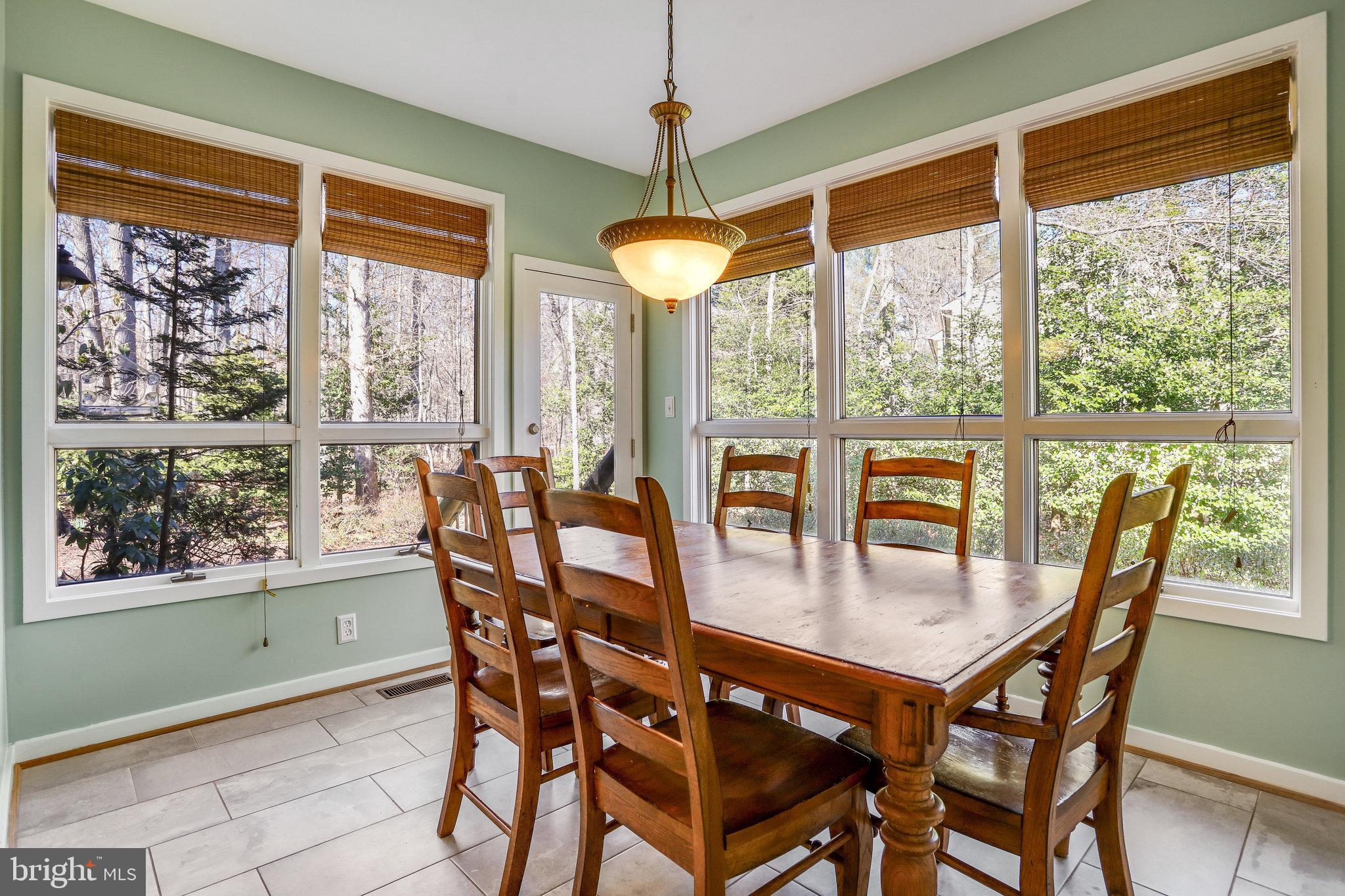 902 FALLS BRIDGE LANE