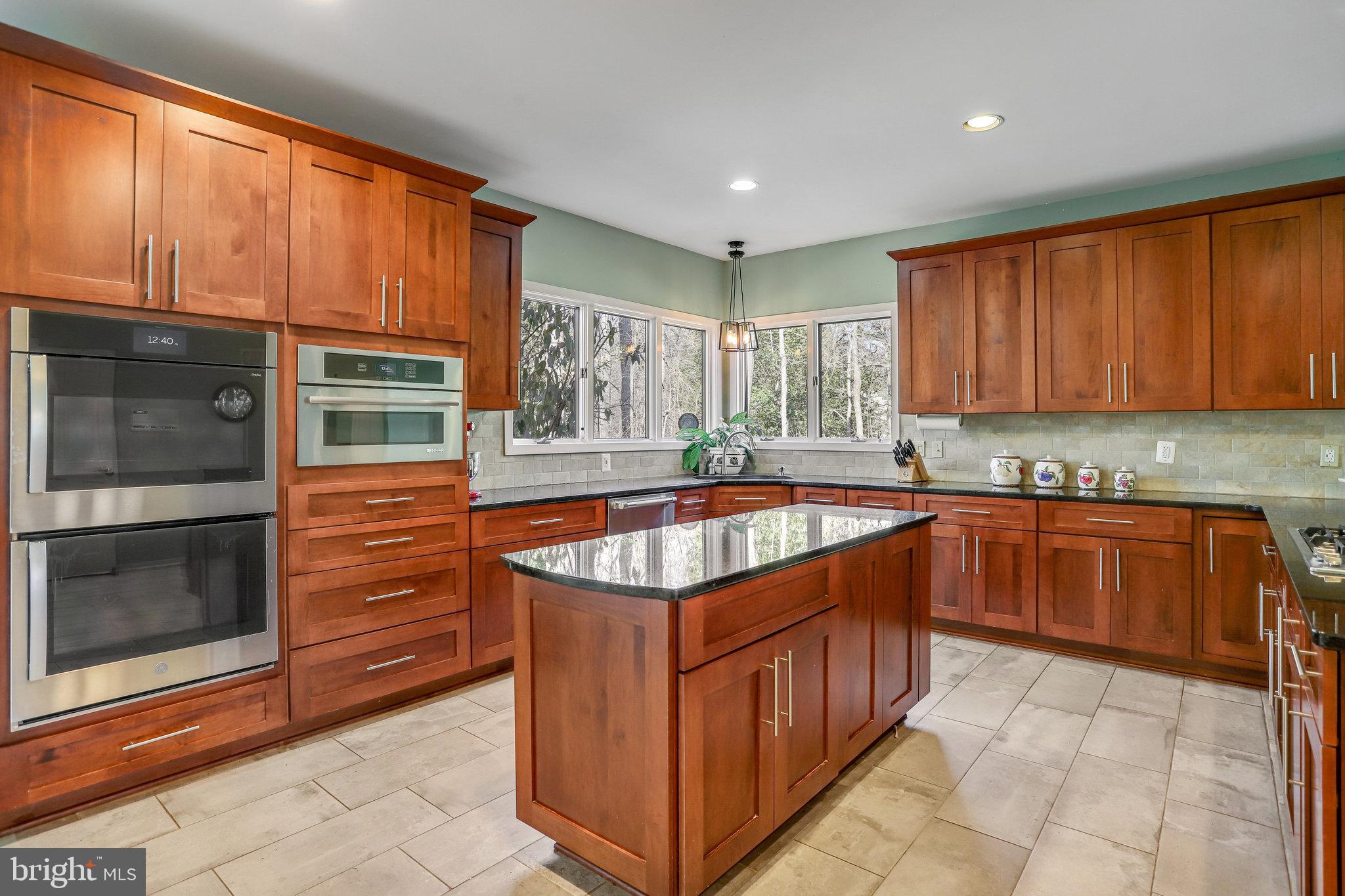 902 FALLS BRIDGE LANE