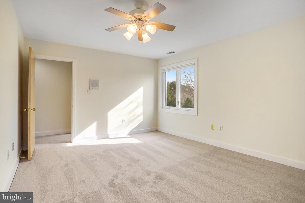 398 PATOWMACK COURT