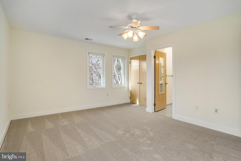 398 PATOWMACK COURT