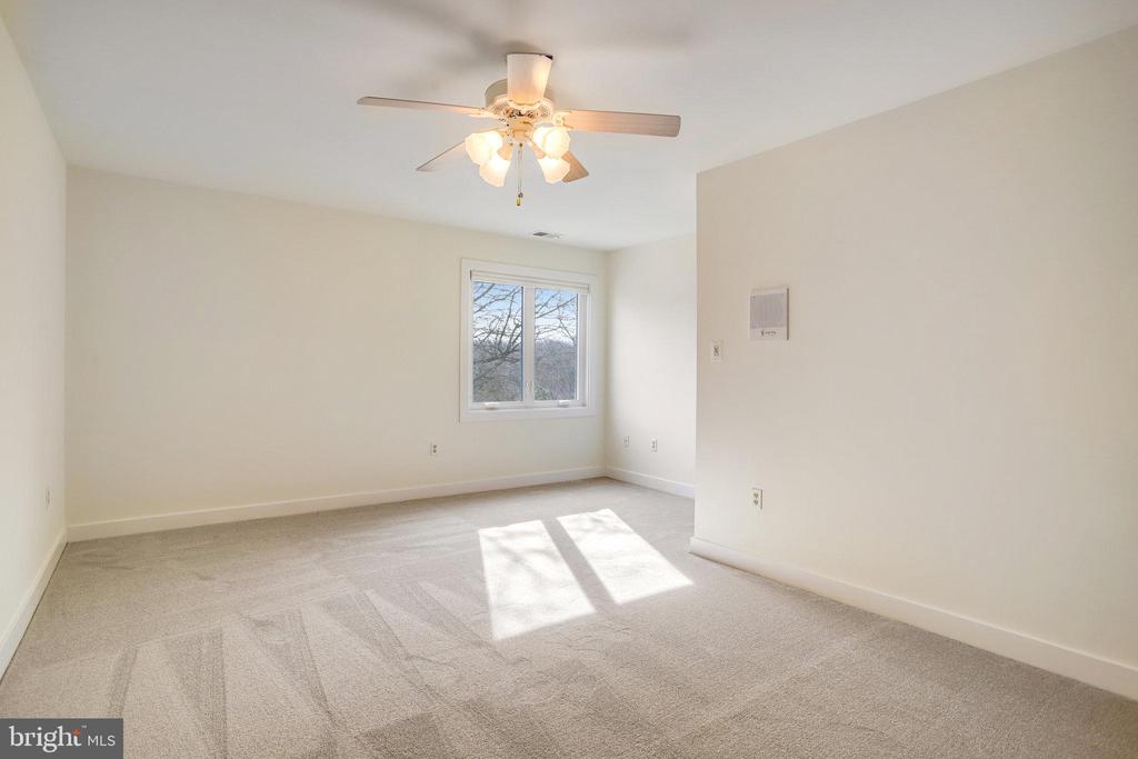 398 PATOWMACK COURT